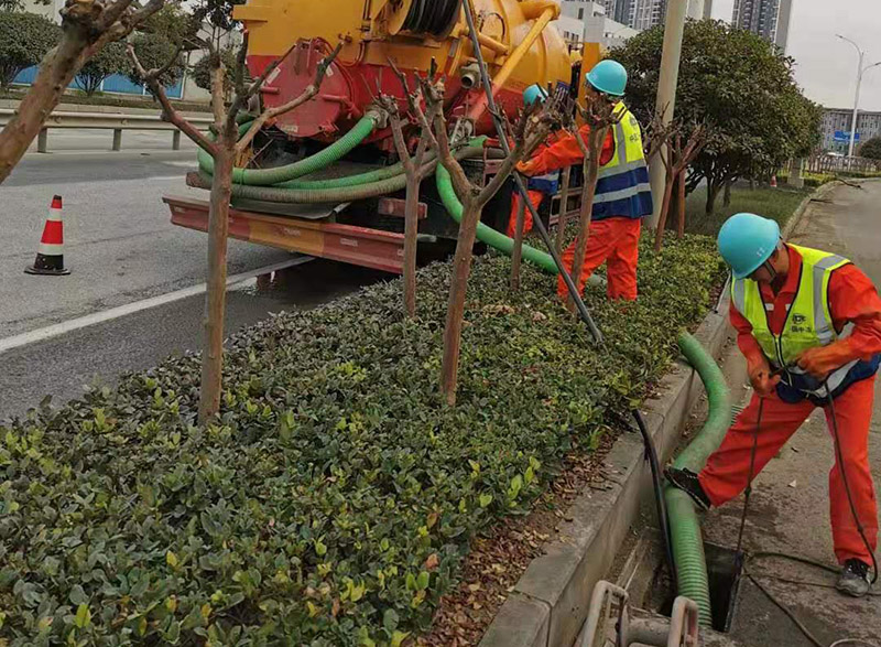 思礼镇市政管道清淤